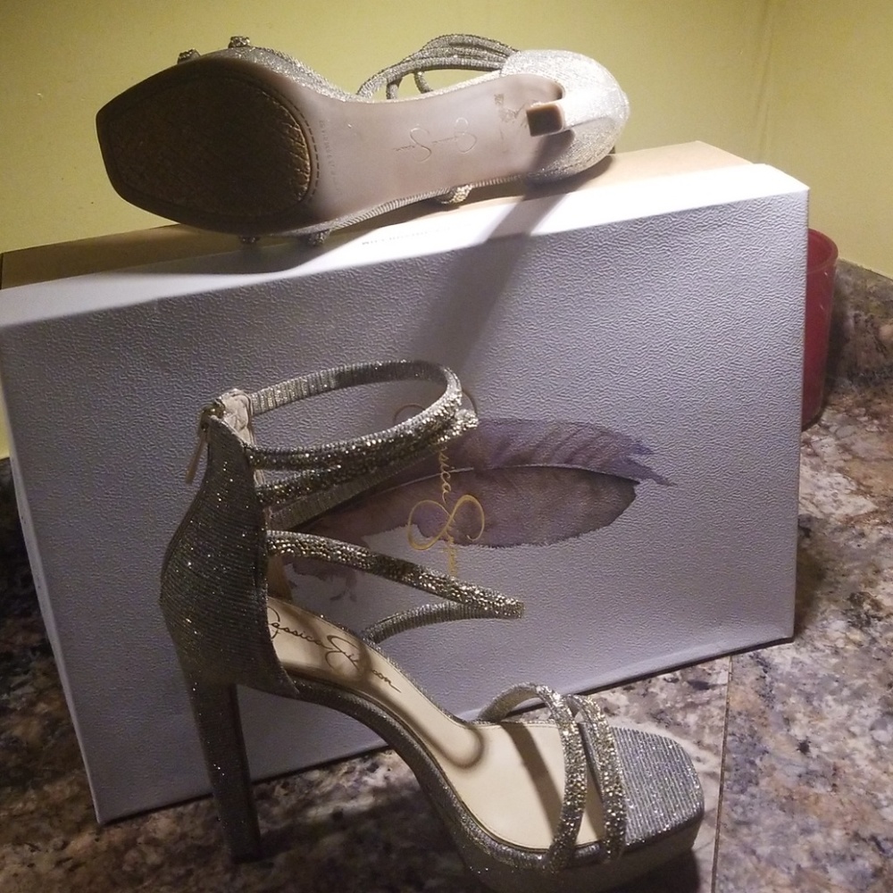 Shoes - Picture 3 of 4